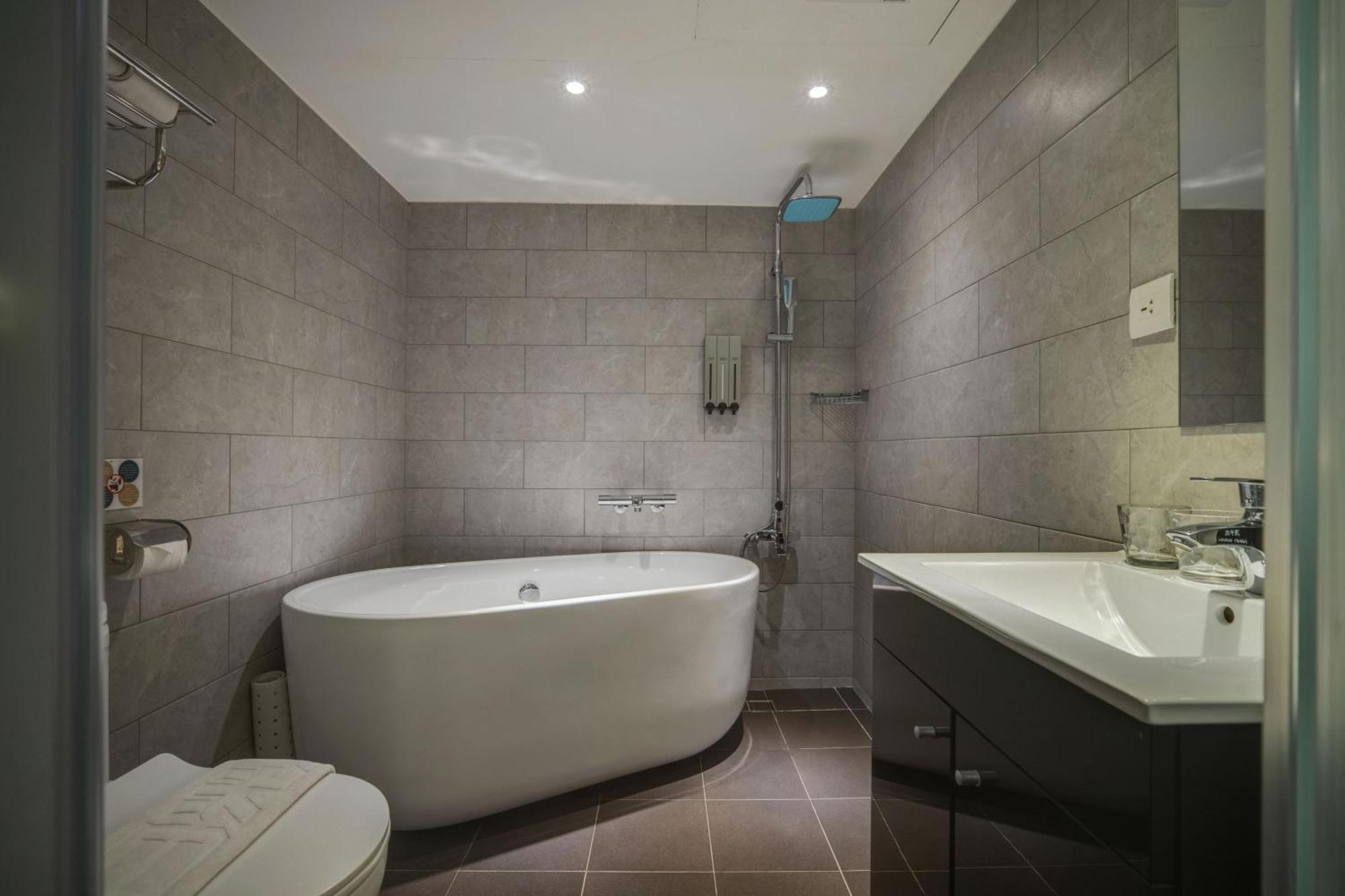 Fun Stay Inn Ximen 臺北 外观 照片